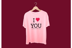 man en vrouw met t-shirt aan